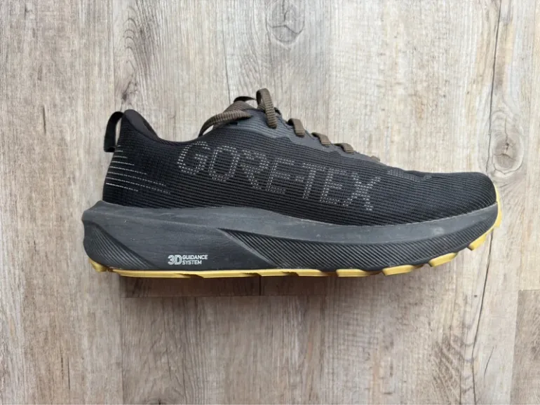 Used Asics GT-1000 14 GTX bike — image 3 of 9