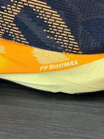 Asics Novablast 5 bike de segunda mano — imagen 13 de 13