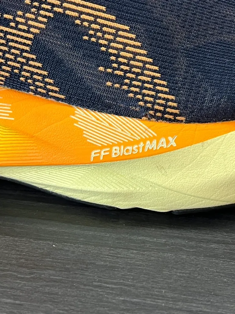 Asics Novablast 5 bike de segunda mano — imagen 13 de 13