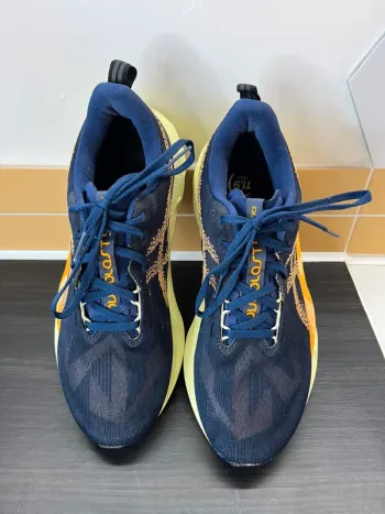 Asics Novablast 5 bike de segunda mano — imagen 2 de 13