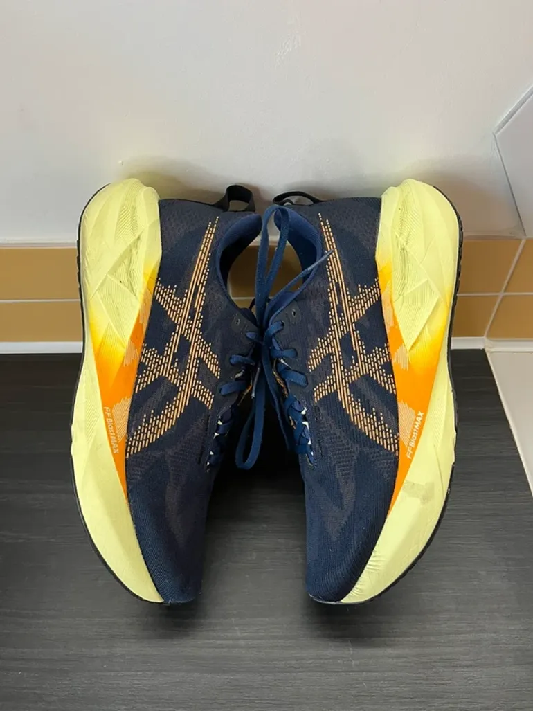 Asics Novablast 5 bike de segunda mano — imagen 3 de 13