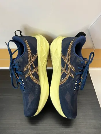 Asics Novablast 5 bike de segunda mano — imagen 4 de 13