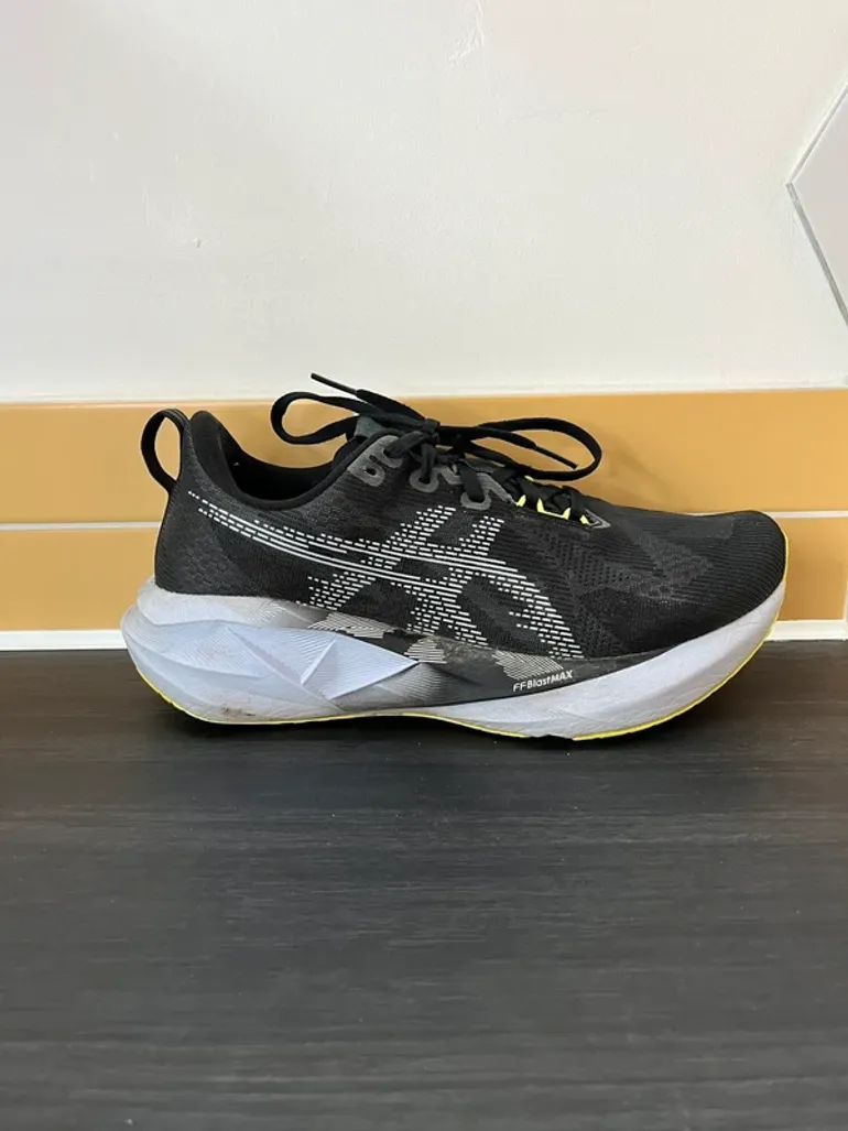 Gebrauchtes Asics Novablast 5 bike — Bild 7 von 12