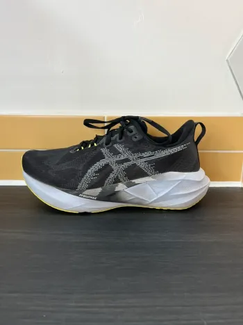 Gebrauchtes Asics Novablast 5 bike — Bild 9 von 12
