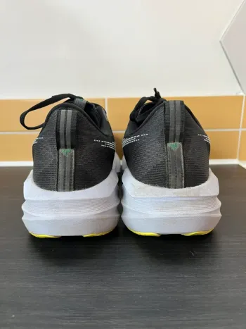 Gebrauchtes Asics Novablast 5 bike — Bild 11 von 12