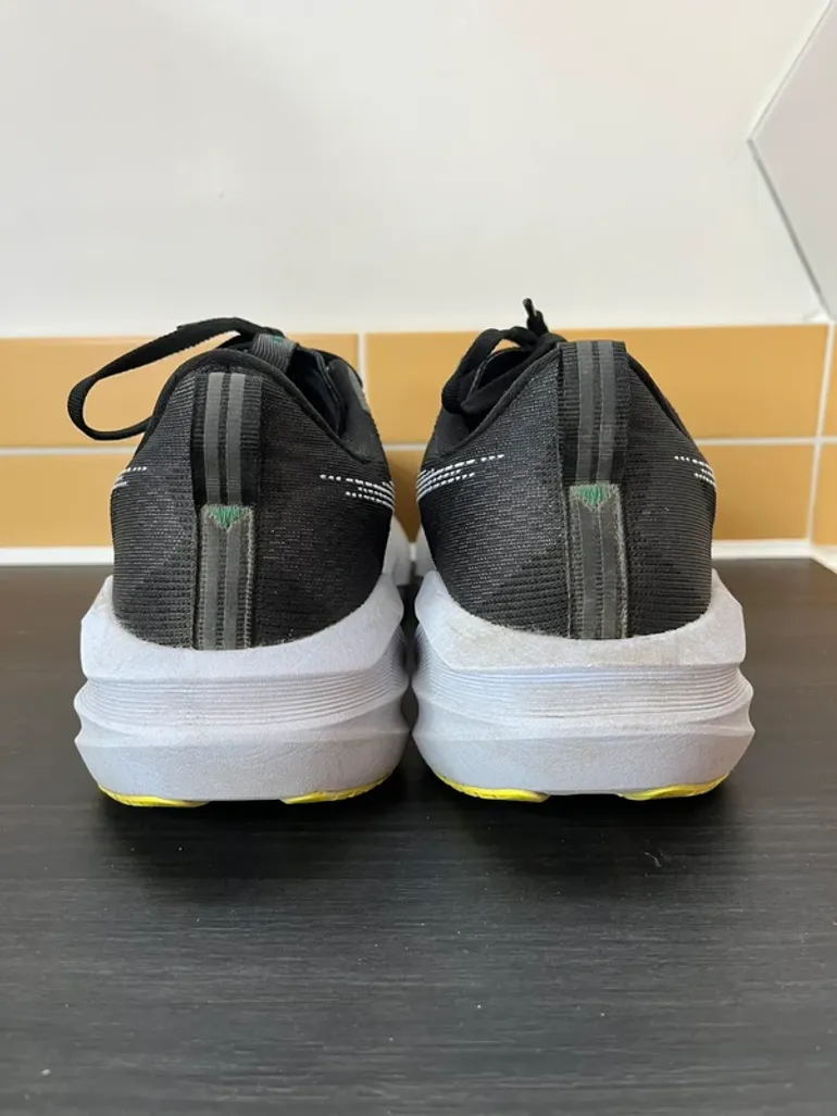 Gebrauchtes Asics Novablast 5 bike — Bild 11 von 12