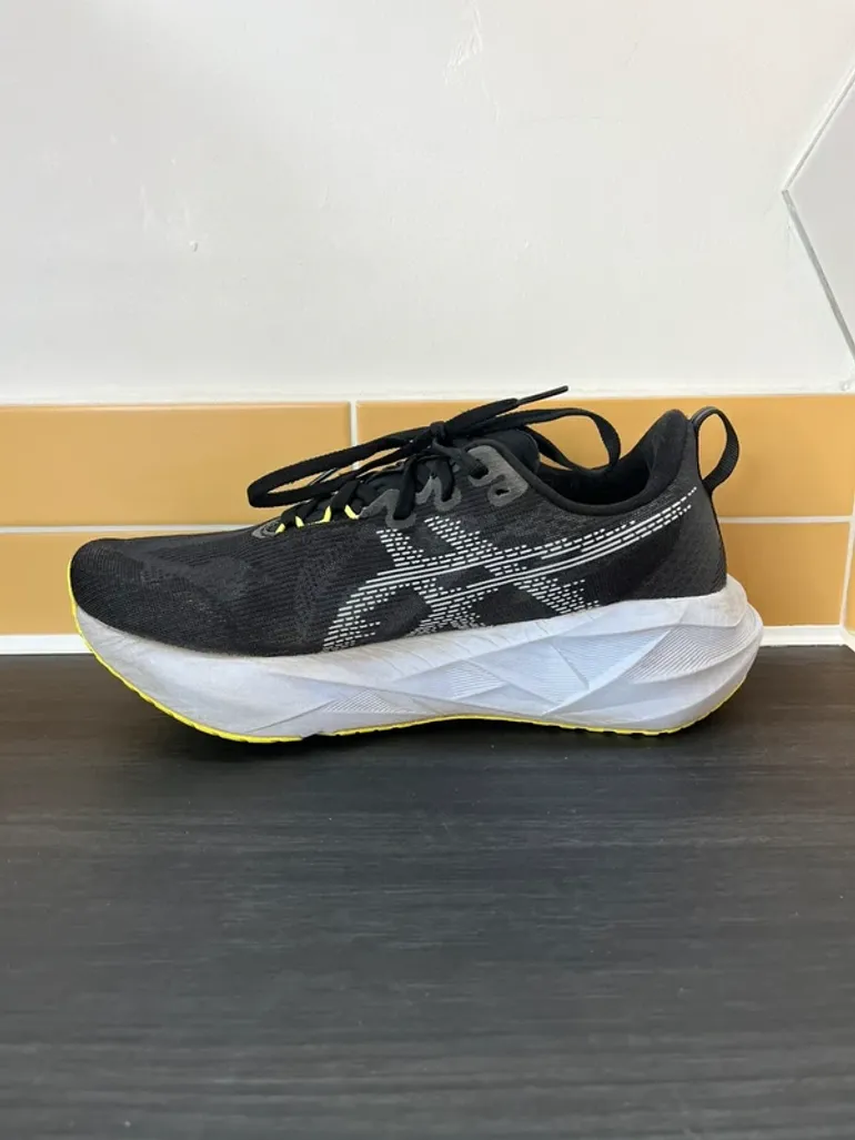 Gebrauchtes Asics Novablast 5 bike — Bild 8 von 12