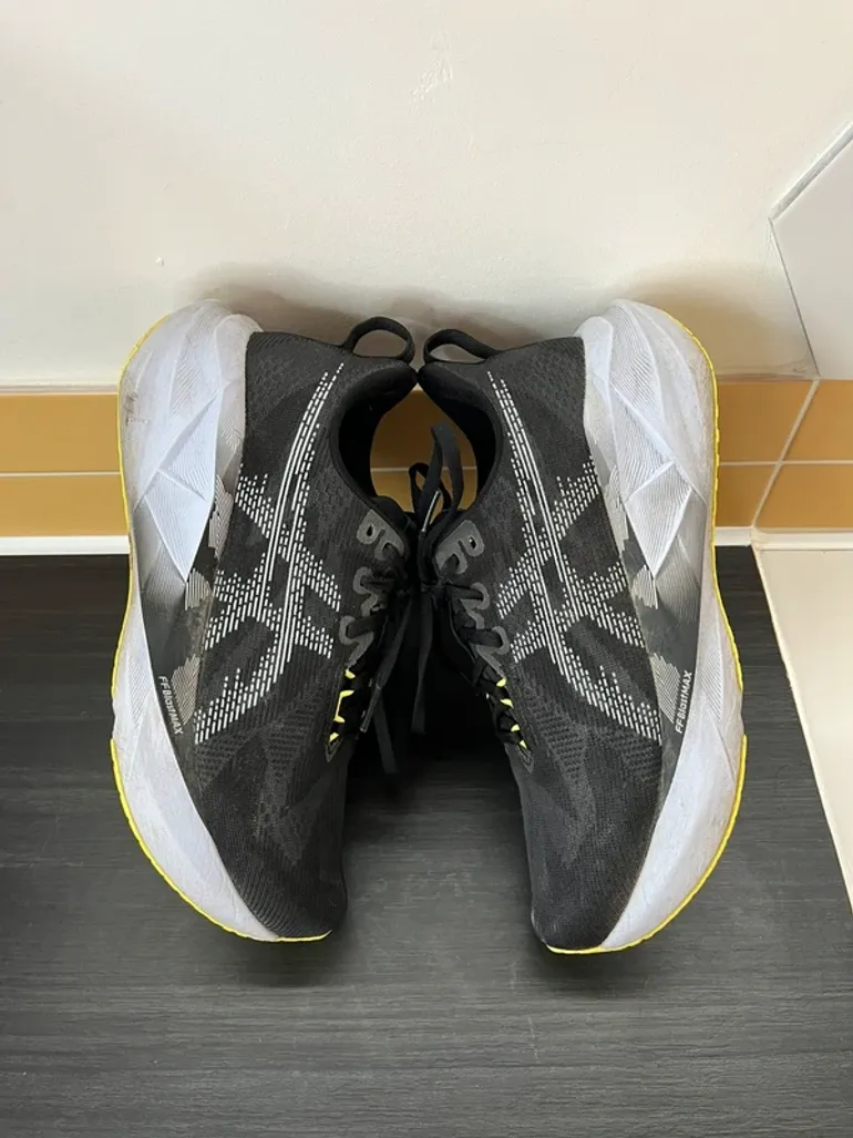 Gebrauchtes Asics Novablast 5 bike — Bild 3 von 12
