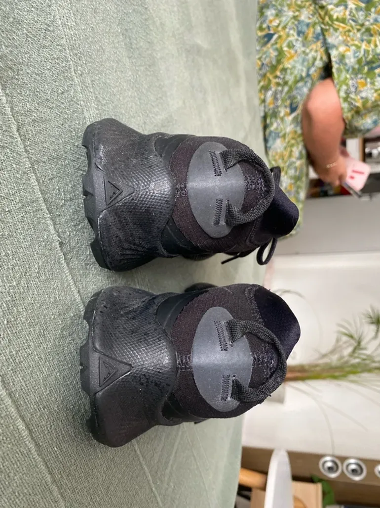 Used Nike Goretex bike — image 3 of 4