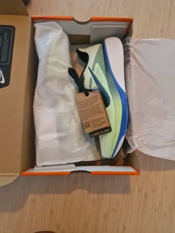 Used Pegasus Air Zoom Running Shoes