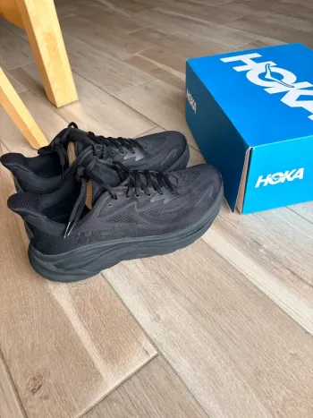 Hoka Clifton 10 Running Shoes d'occasion