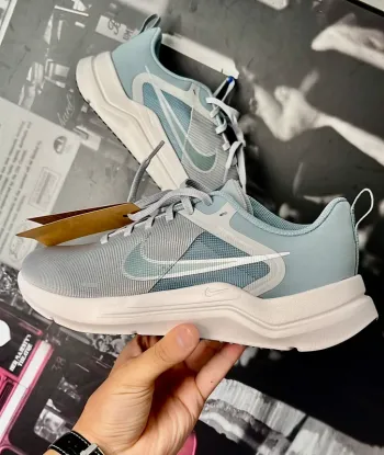 Brugt Nike Sneaker Hellblau/Grau bike — billede 6 af 7