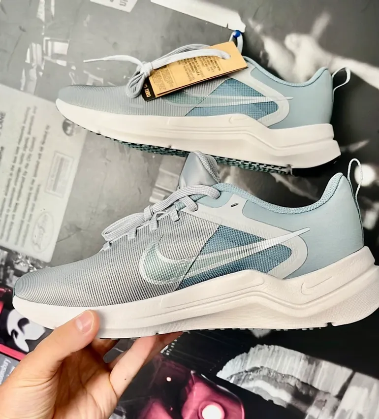 Brugt Nike Sneaker Hellblau/Grau bike — billede 4 af 7