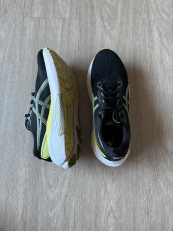 Used Asics Gel Kayano 30 Running Shoes