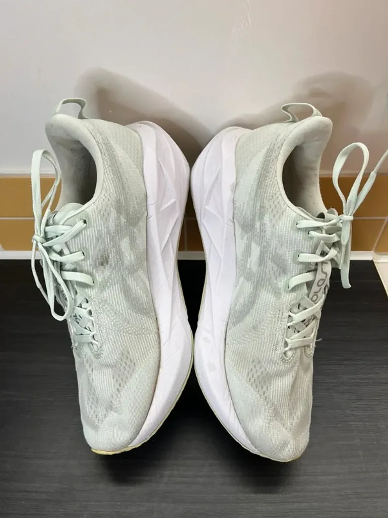 Käytetty Asics Novablast 5 bike — kuva 4 / 13