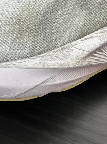 Käytetty Asics Novablast 5 bike — kuva 13 / 13