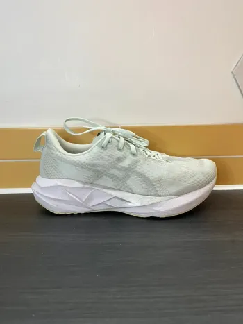 Käytetty Asics Novablast 5 bike — kuva 7 / 13