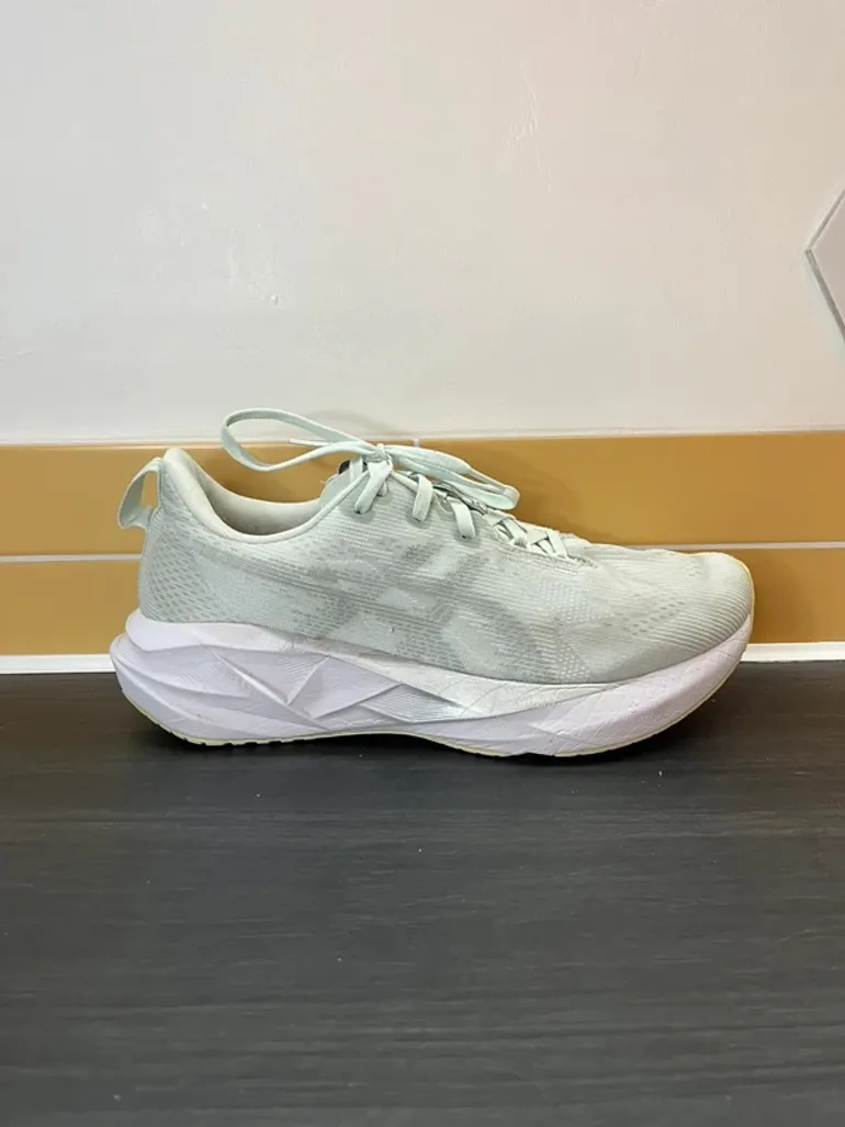 Käytetty Asics Novablast 5 bike — kuva 7 / 13