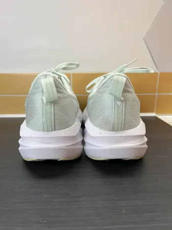 Käytetty Asics Novablast 5 bike — kuva 11 / 13