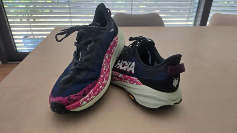 Used Hoka Speedgoat 6 bike — image 2 of 4