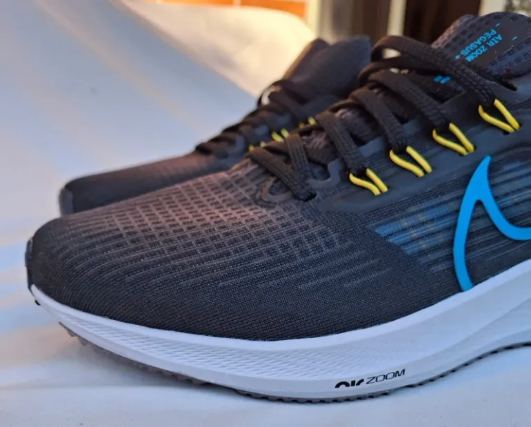 Nike Running Shoes bike d'occasion — image 5 sur 6