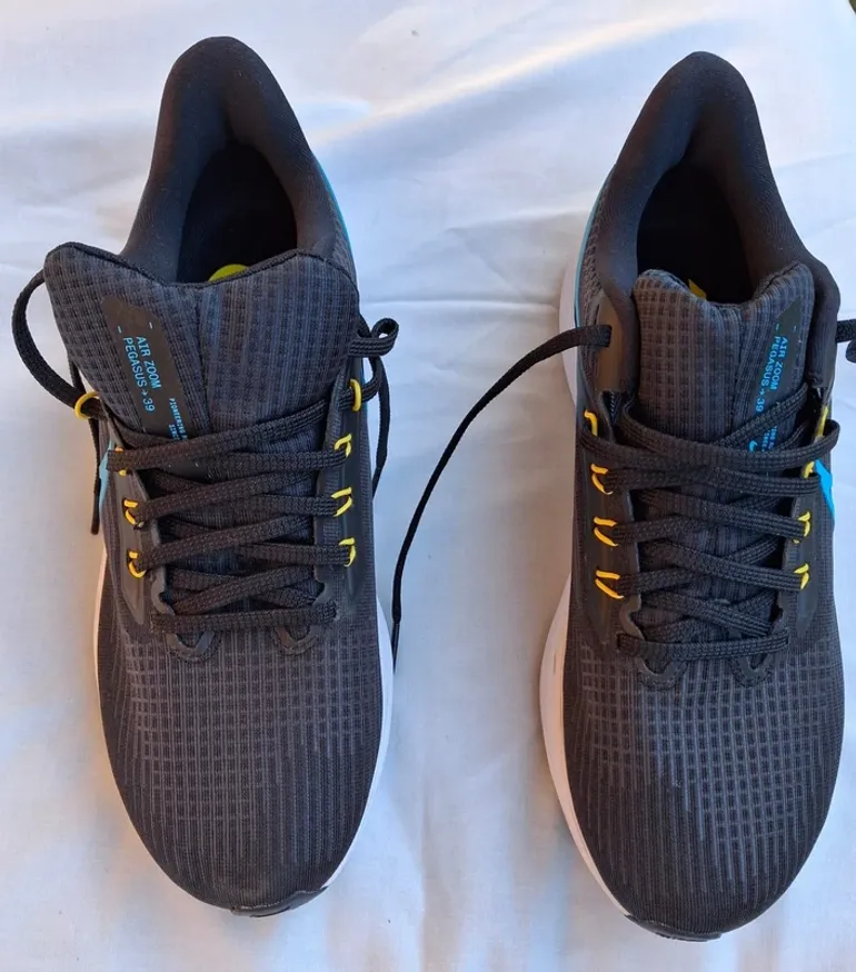 Nike Running Shoes bike d'occasion — image 3 sur 6