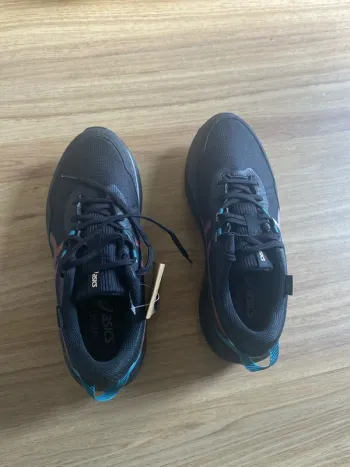 Used Asics Shoes bike — image 3 of 5