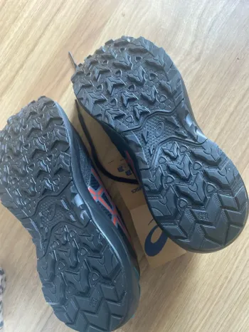 Used Asics Shoes bike — image 5 of 5