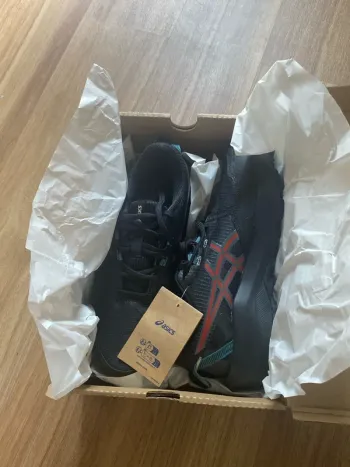 Tweedehands Asics Shoes Running Shoes