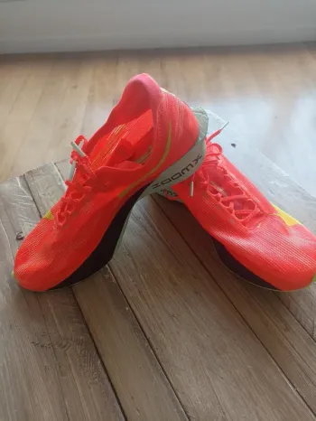Used Nike ZoomX Streakfly Running Shoes