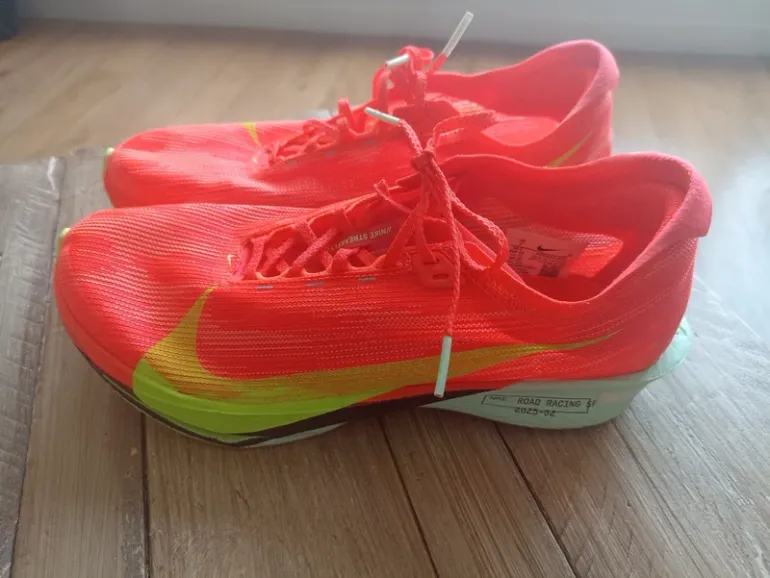 Used Nike ZoomX Streakfly bike — image 2 of 5