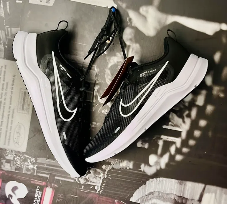 Gebrauchtes Nike Sneaker Schwarz/Weiß bike — Bild 5 von 5