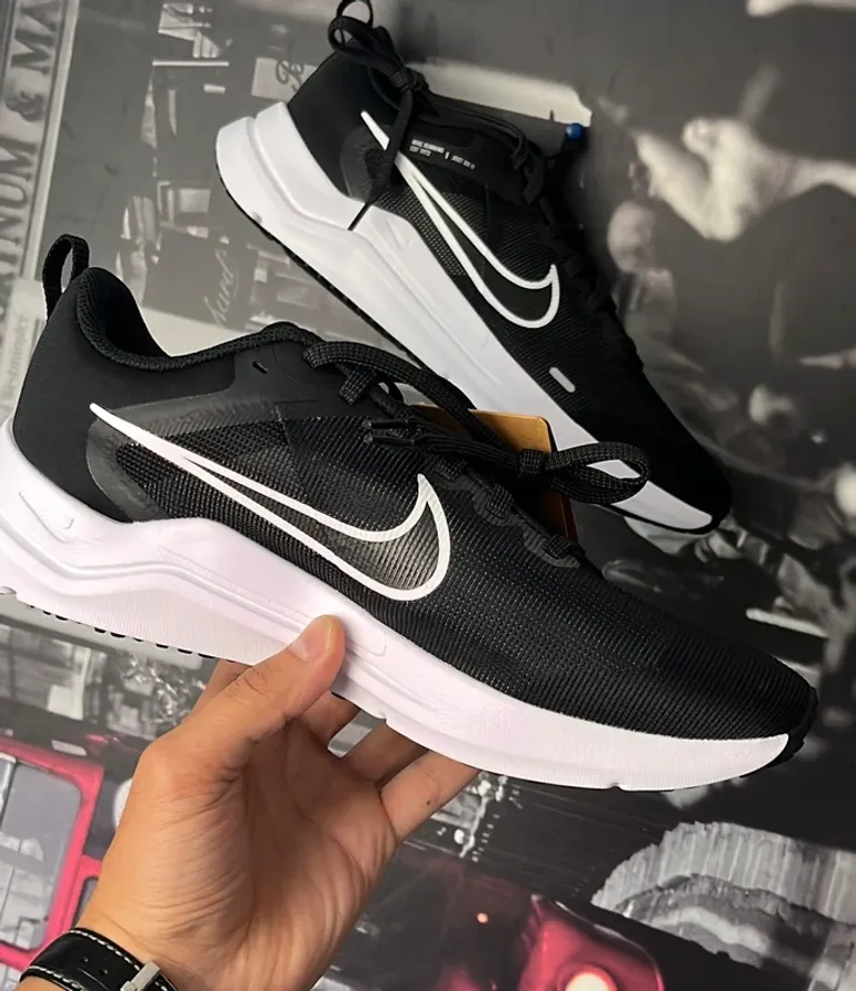 Gebrauchtes Nike Sneaker Schwarz/Weiß bike — Bild 3 von 5