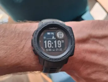 Used Garmin Instinct Solar Electronics