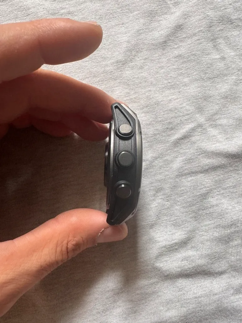 Used Garmin Fenix 8 bike — image 3 of 9