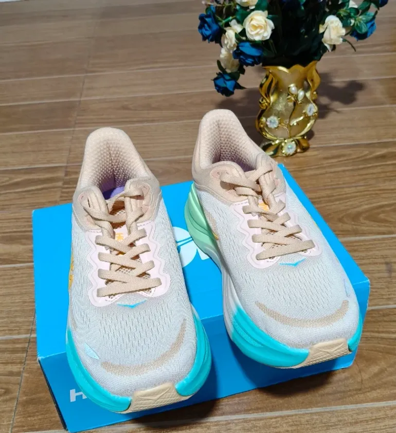 Used Hoka Shoes size 39 bike — image 3 of 5