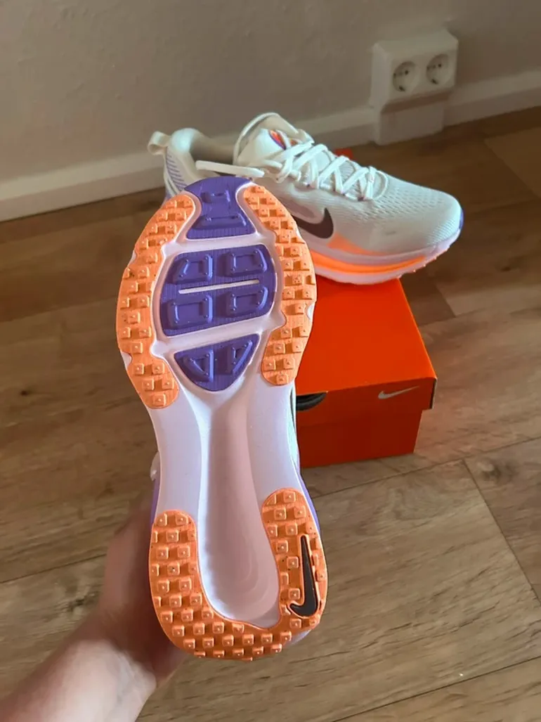 Używany Nike Vomero 18 bike — zdjęcie 2 z 4
