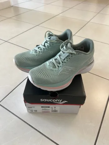 Używany Saucony Endorphin Trainer Running Shoes