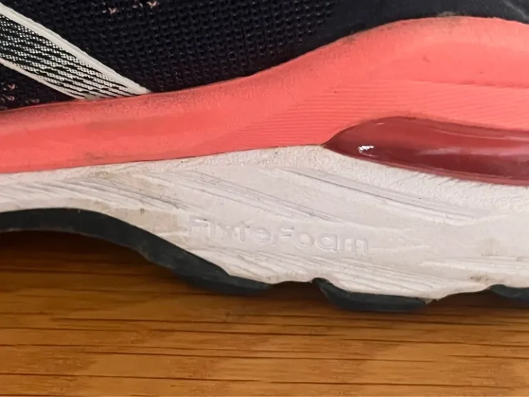 Used Asics GT-2000 bike — image 3 of 7