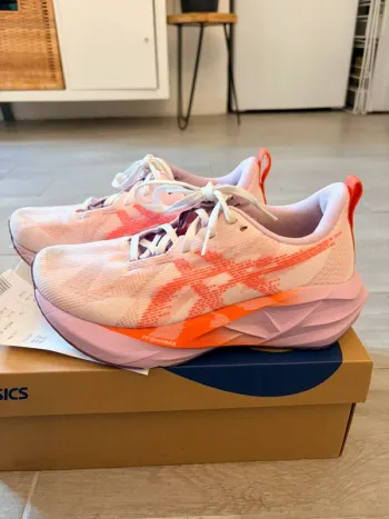 Gebrauchtes Asics Novablast 5 bike — Bild 2 von 16