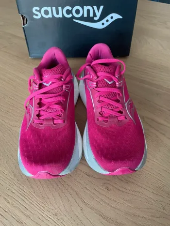 Used Saucony Triumph 22 bike — image 3 of 4