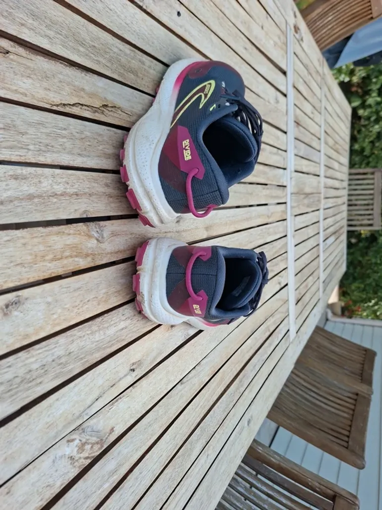 Used Brooks Trailrunning Shoes bike — image 4 of 6