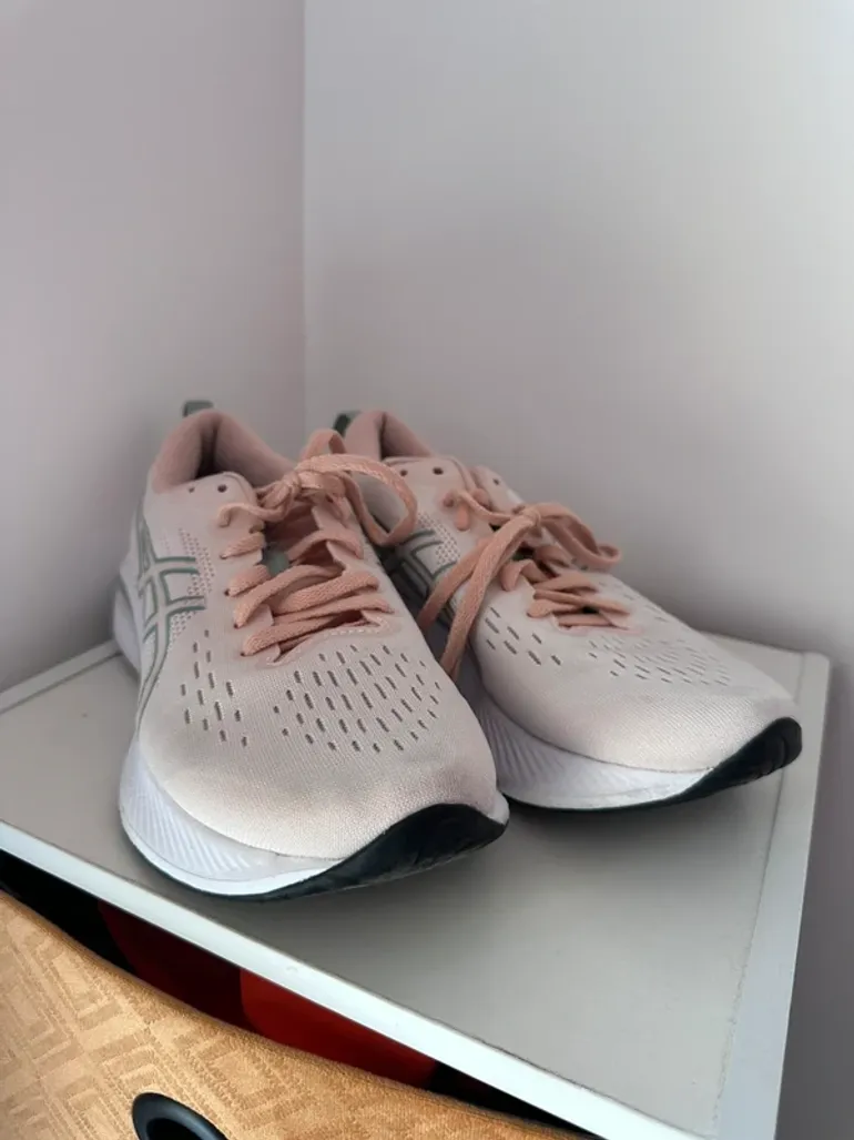 Tweedehands Asics Gel Excite 10 bike — afbeelding 2 van 4