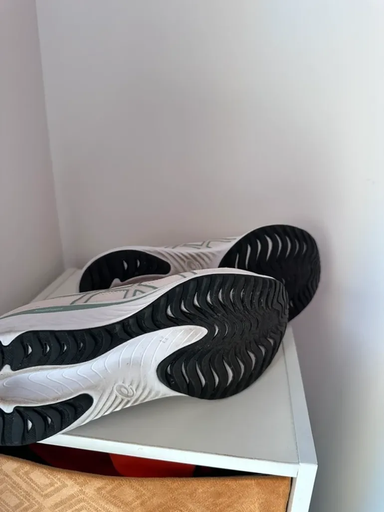 Tweedehands Asics Gel Excite 10 bike — afbeelding 3 van 4