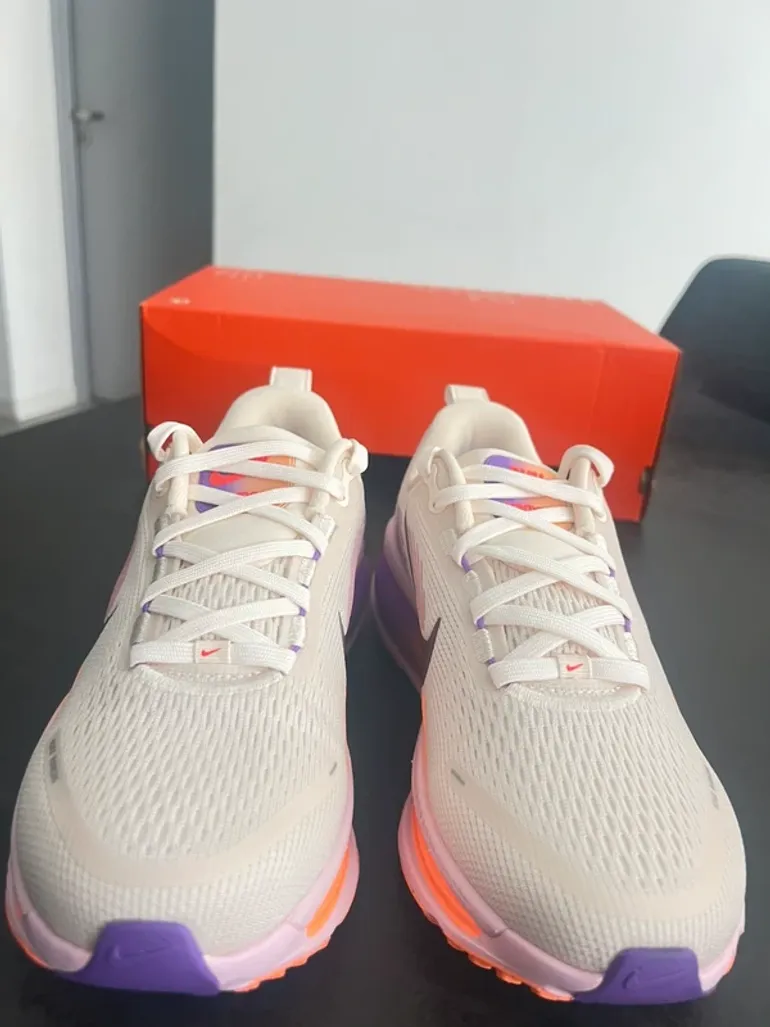 Nike Vomero 18 bike usato — immagine 5 di 11