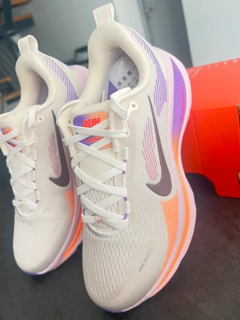 Nike Vomero 18 bike usato — immagine 2 di 11