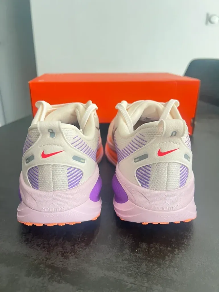 Nike Vomero 18 bike usato — immagine 6 di 11