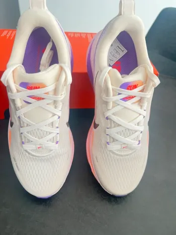 Nike Vomero 18 bike usato — immagine 3 di 11