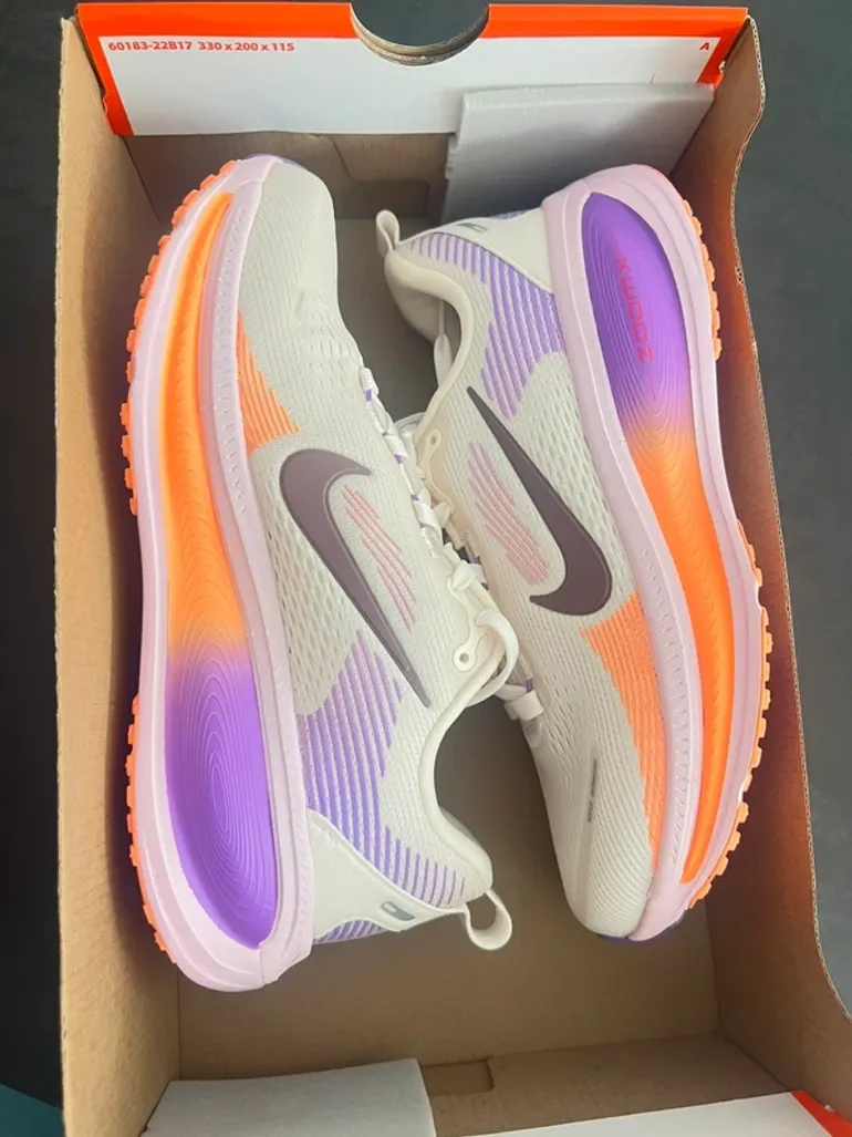 Nike Vomero 18 bike usato — immagine 8 di 11