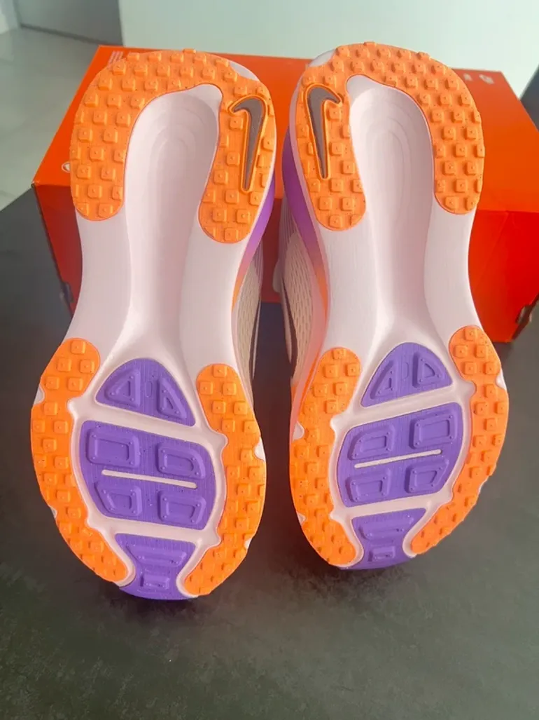 Nike Vomero 18 bike usato — immagine 9 di 11